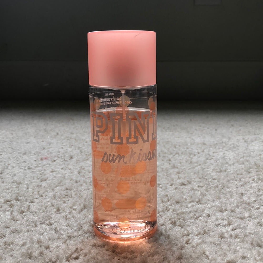 PINK dum kissed perfume